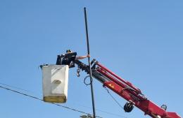 Instalan columnas y luces LED en Barrio Belgrano
