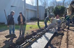 Avanza la obra de cordón cuneta en Barrio Nehuenche II
