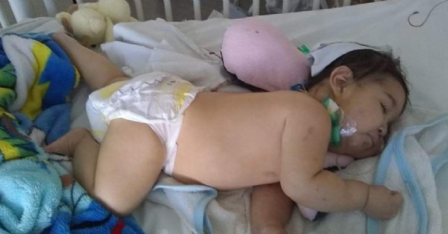 Pedido solidario de los papás de un bebé que va a ser operado en La Plata