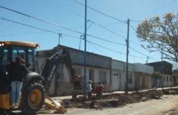 Comenzó la obra de cordón cuneta sobre calle Hilario Lagos