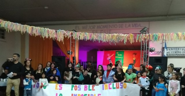 La Escuela Especial celebró su peña anual con una desbordante convocatoria