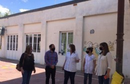 Castellano recorrió obras en la Escuela 1