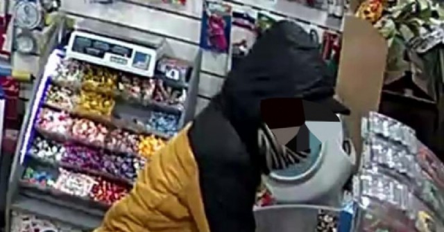 Robo en el kiosco frente al Polígono: Quedaron escrachados en las cámaras de seguridad