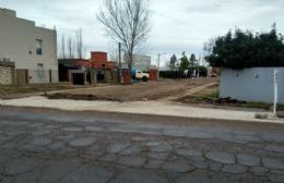 Avanza la construcción de cunetas en el barrio residencial "Dr. René Pérez"