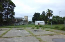 Estado lamentable del playón del Parque General Alvear