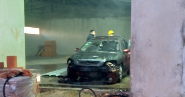 Se incendió un auto en el Paseo de la Ribera
