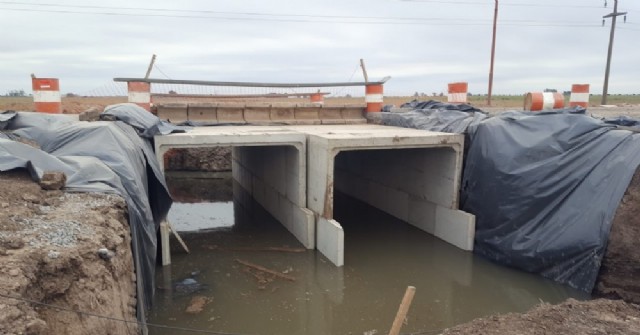 Avanza la reconstrucción de una alcantarilla en la Ruta 31