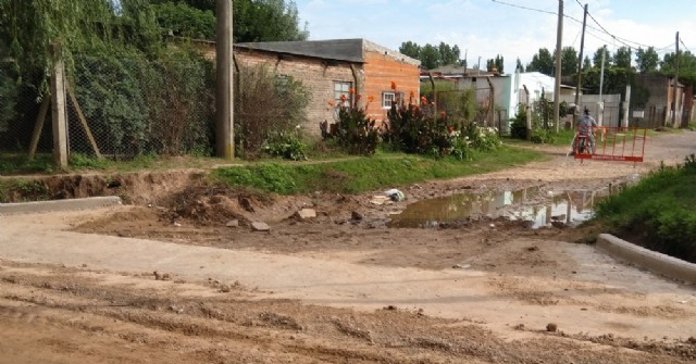 Terminó la obra de cordón cuneta en calle Hernández