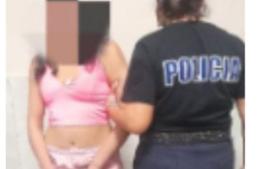 Mujer aprehendida por desobediencia