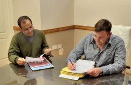 Barrio España: Bouvier firmó contrato para inicio de obras