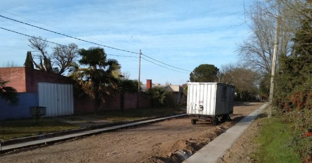 Avances en la obra de cordón cuneta en Barrio Santa Teresa