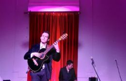 Imágenes del recital del virtuoso guitarrista Joaquín Medrán