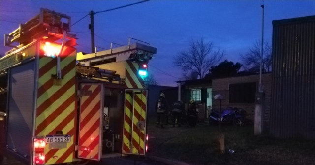 Los bomberos lograron controlar principio de incendio en vivienda de Barrio Progreso