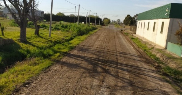 Trabajos de mantenimiento en calles de Barrio Industrial