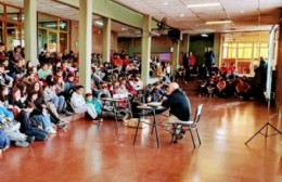 Rolo Galante presentó sus obras en la Escuela Técnica