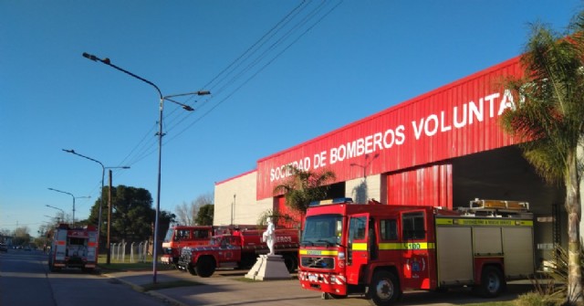 Los bomberos debieron intervenir en cuatro incendios de pastos de la misma jornada