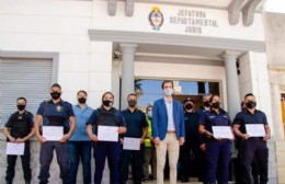 Reconocen en Junín a policías que salvan la vida de un hombre con maniobras de RCP