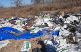 "Alguien perdió esto en un camino rural", denuncia Amigos del Río