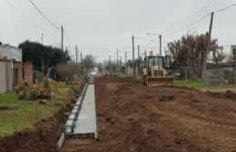 Comenzó la obra de cordón cuneta en Villa Corina y Progreso