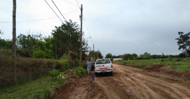 Está comenzando la obra de cordón cuneta en la calle Hernández