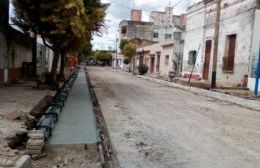 Obra de cordón cuneta en la zona centro