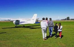 El Aeroclub de Rojas llevó a volar los sueños de los chicos