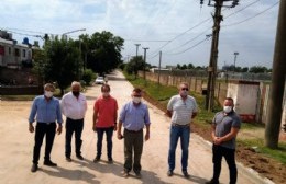 Ford y sus funcionarios hicieron una recorrida por las obras en marcha