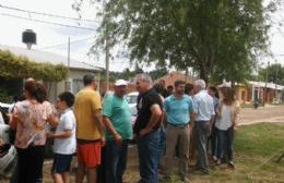 El intendente se reunió con los vecinos para celebrar el cordón cuneta