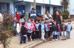 Alumnos del Jardín 901 esperaban a Vidal pero ella fue por otra calle