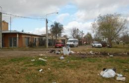 Se agrava el problema del basural frente a la sede del "Centro de Día"