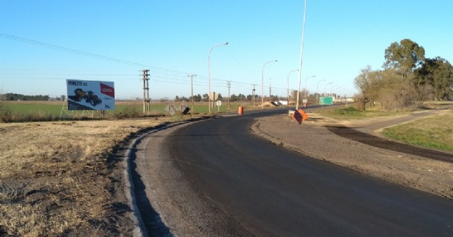 Tramos finales en la obra de repavimentación de la Ruta 188 frente a Rojas