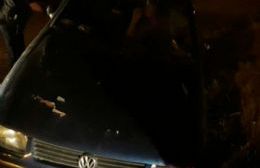 Un auto cayó a una cuneta en calle Liniers entre los Barrios Clyfer y Multinversión