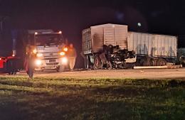 Violento choque de camiones en la Ruta 188