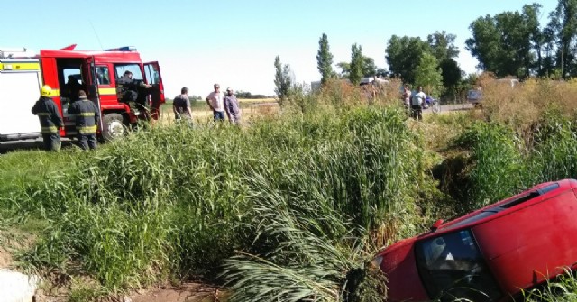 Vuelco en la Ruta 45 a pocos metros de la intersección con calle Hernández