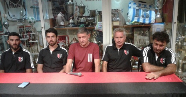 Jorge Newbery presentó su nuevo cuerpo técnico