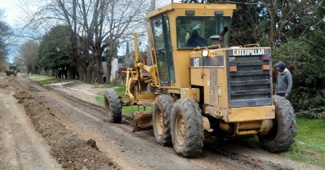 Arrancó la obra de cordón cuneta en Barrio Santa Teresa