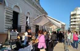 Se realizó un  nueva edición de El Mercadito y FeriArte en la Plaza San Martín