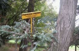 Se repite el vandalismo con el cartel indicador de "propiedad privada"