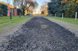 Trabajos de bacheo en Villa del Parque Cecir