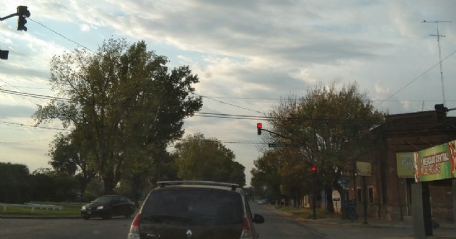 Vuelve a funcionar el semáforo de Avenida San Martín e Italia