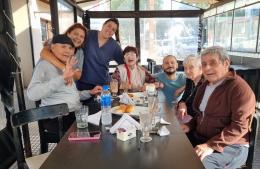 Continúan las salidas a desayunar con los abuelos del Hogar Municipal