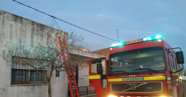 Los Bomberos controlaron principio de incendio en un taller
