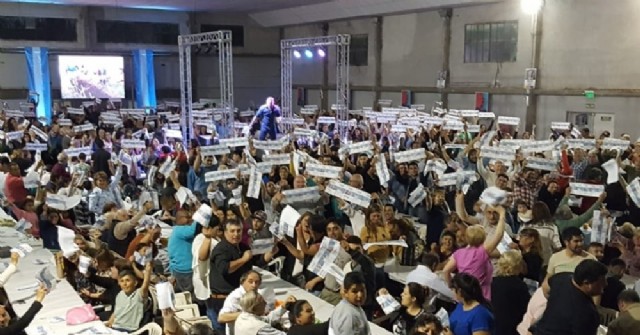 El intendente Rossi cerró la campaña con una multitudinaria cena