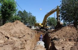 Comenzaron a colocar el nuevo desagüe pluvial de Azara