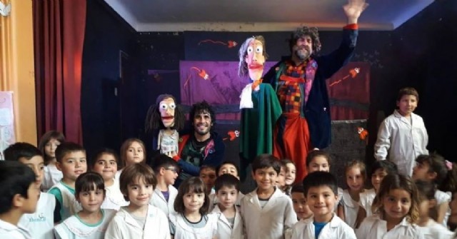 La compañía Polillas Portillo Teatro y Muñecos brindará dos funciones en el CCES