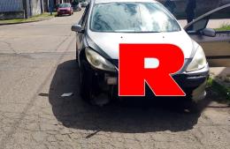 Chocan auto y moto en Kennedy y Belgrano
