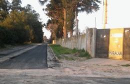 Avanzan las obras de asfalto en los barrios