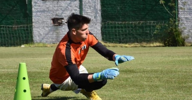 El arquero rojense Facundo Altamirano fue titular en Banfield