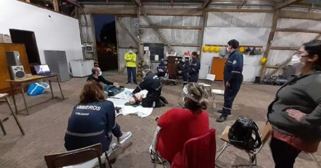 Capacitación de bomberos y personal de salud en Rafael Obligado