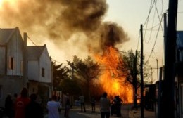 Gran incendio en inmediaciones de barrio República Argentina
